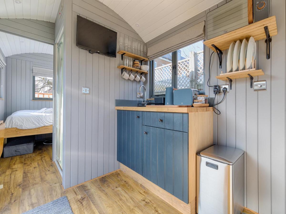 Pass The Keys Whitstable Shepherds Hut Minutes From The Harbour Екстер'єр фото