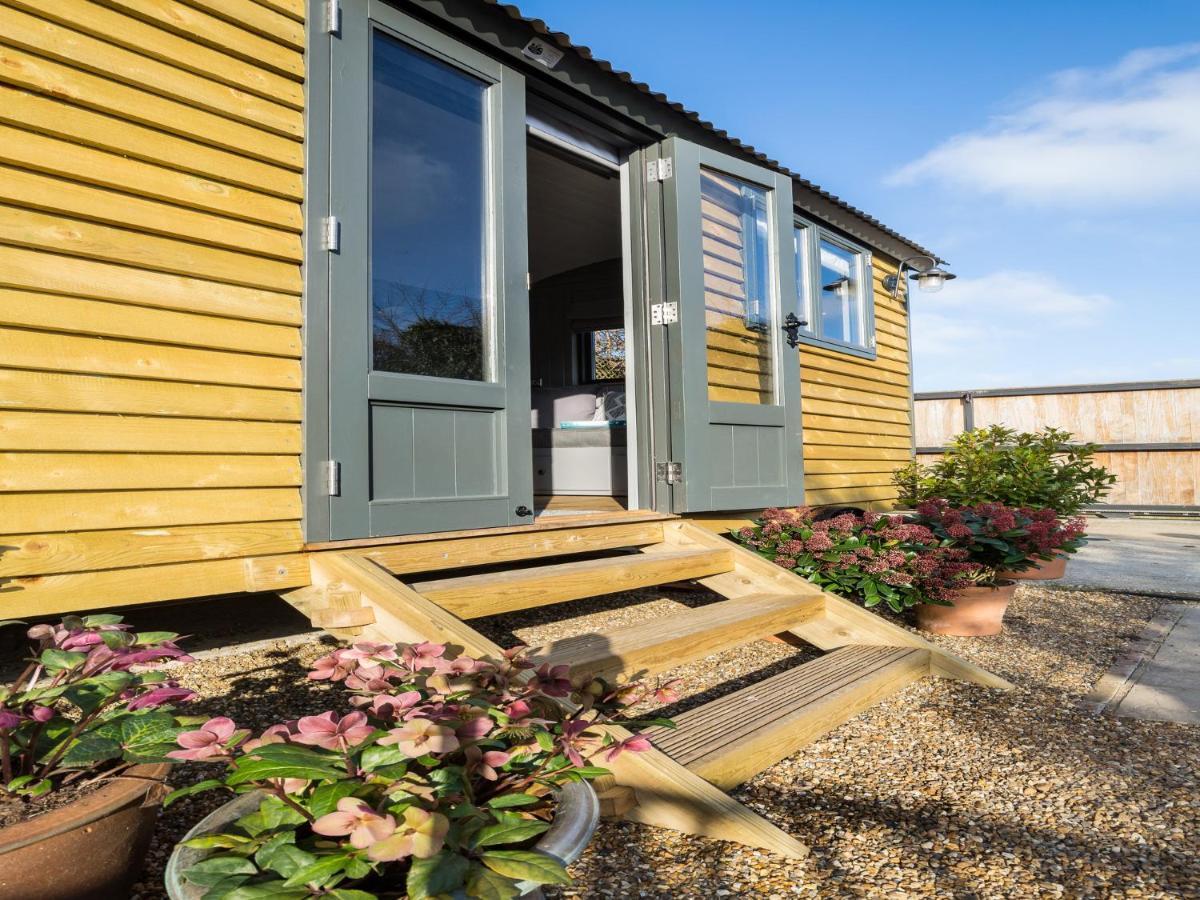 Pass The Keys Whitstable Shepherds Hut Minutes From The Harbour Екстер'єр фото