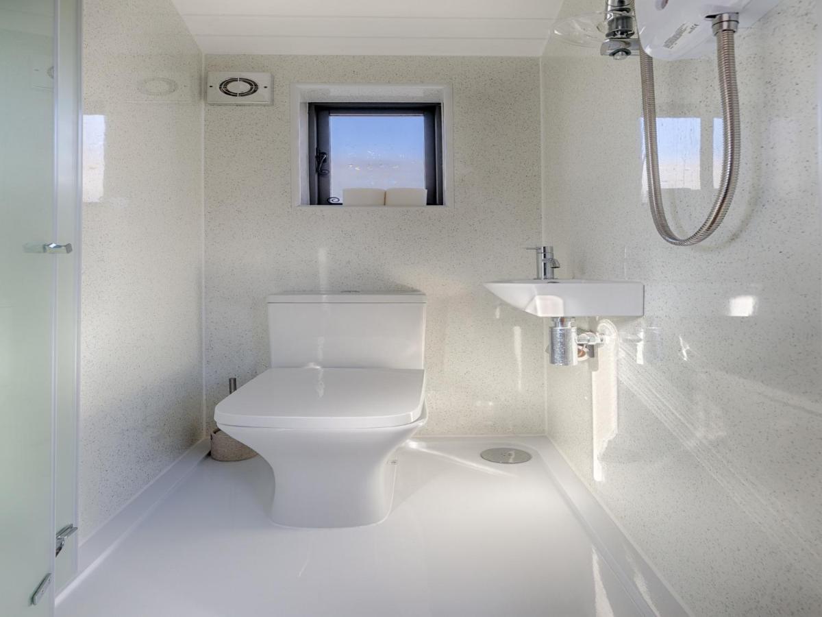 Pass The Keys Whitstable Shepherds Hut Minutes From The Harbour Екстер'єр фото